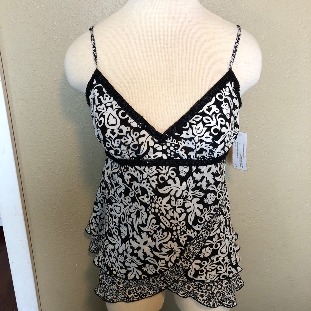 White House Black Market size 8 tank top